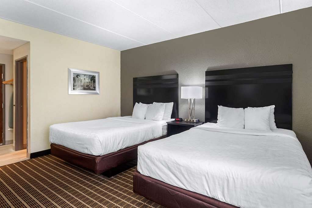 Sleep Inn Knoxville guest-room-with-queen